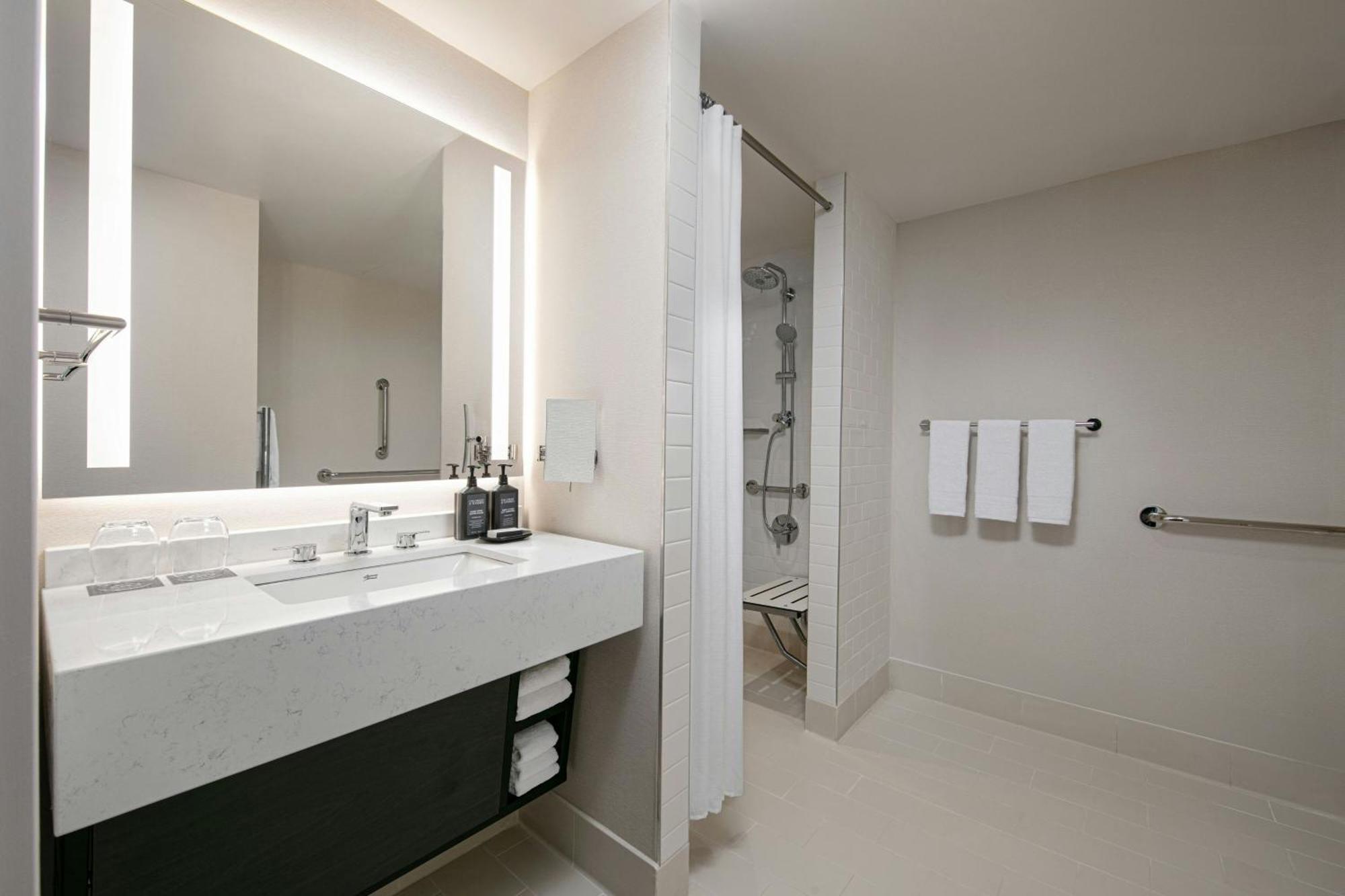 Sheraton Laguardia East Hotel Ню Йорк Екстериор снимка